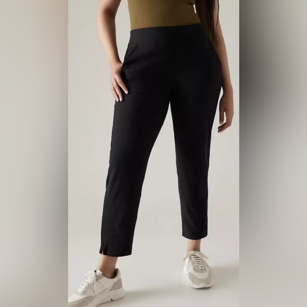 Athleta Brooklyn Ankle Mid rise Pant size 22 
Black NWT